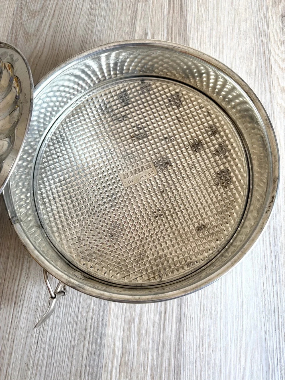 Vintage Kaiser Springform Buckle 10” Bundt Tube Cake Pan with Removable Base